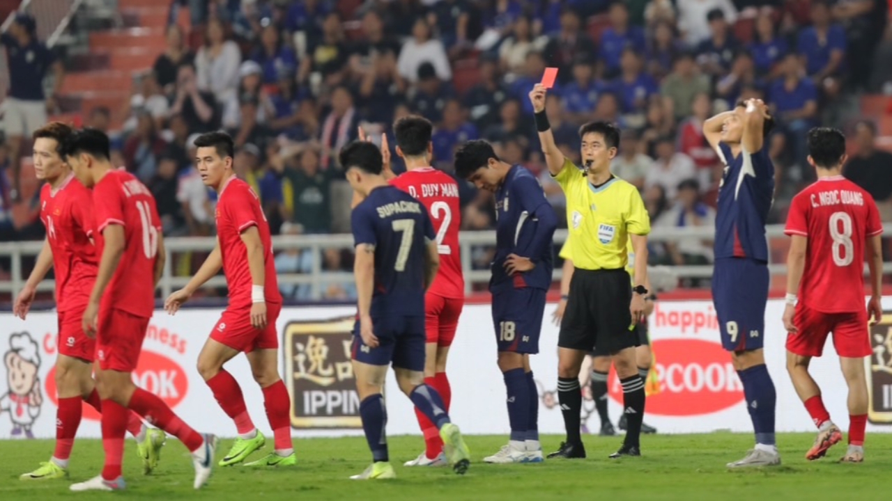 แพ้เวียดนามไม่พอ "ทีมชาติไทย" เจอข่าวร้ายซ้ำ 2